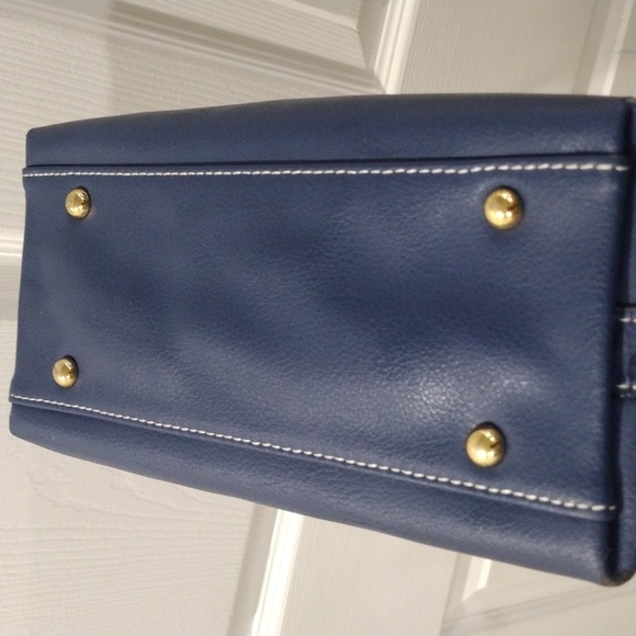 Samantha Thavasa Blue Leather Shoulder Bag - Zipper Closure - Gold Hardware - Picture 13 of 15